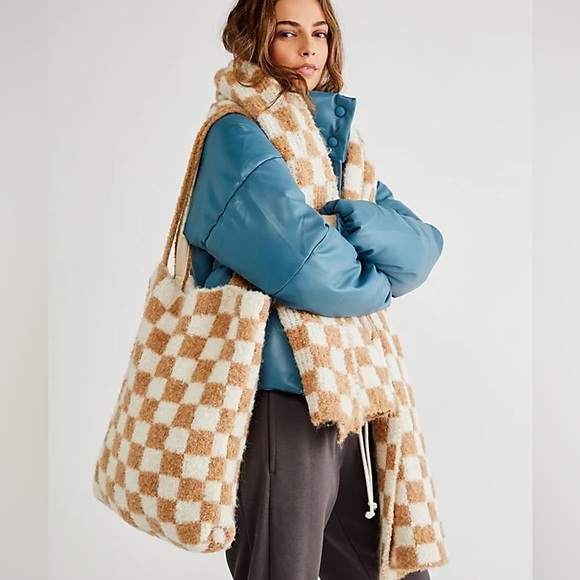 Free People Checkers Carry On Scarf & Tote Set Caramel Brown and Cream - Picture 2 of 8